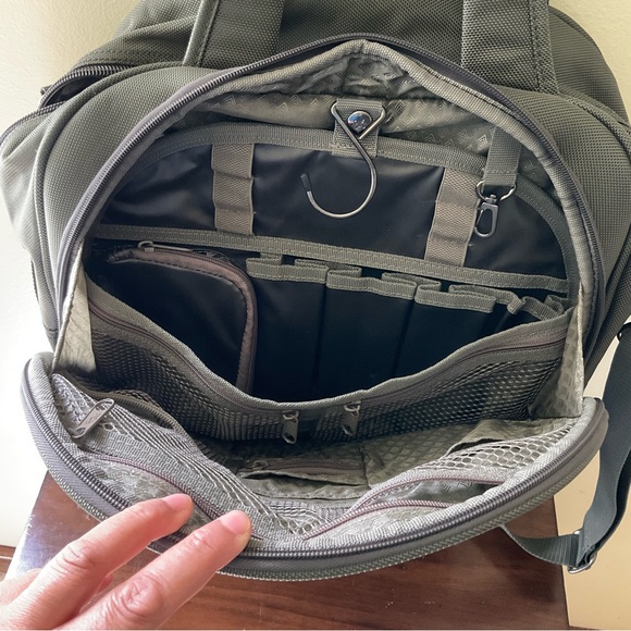 Atlantic Luggage Carry-on Travel Bag in Olive Green. - Picture 6 of 16